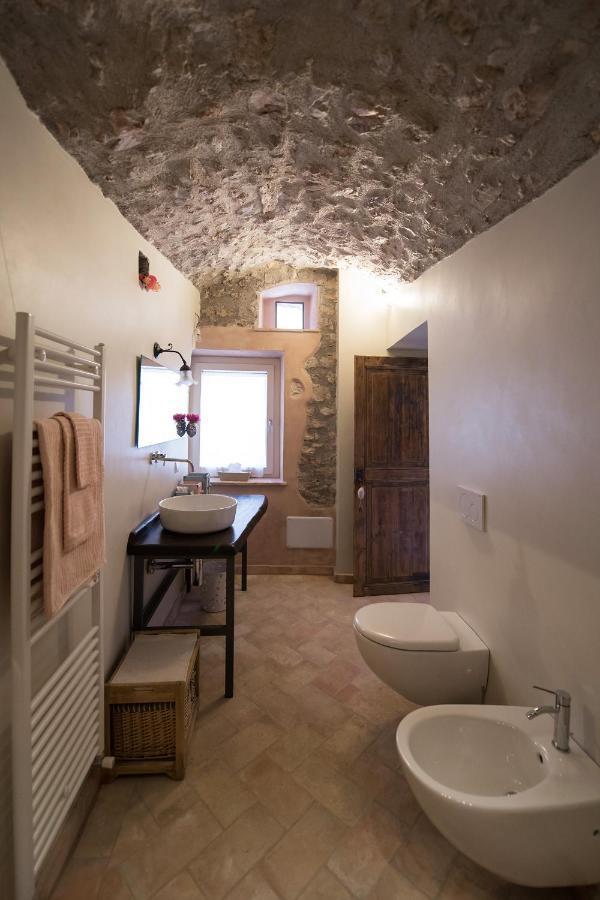 B&B Dell'Osteria SantʼAnatolia di Narco Buitenkant foto